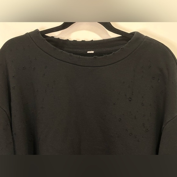 Alo Yoga Fierce Distressed Black Cropped Crewneck Sweatshirt - Picture 8 of 10